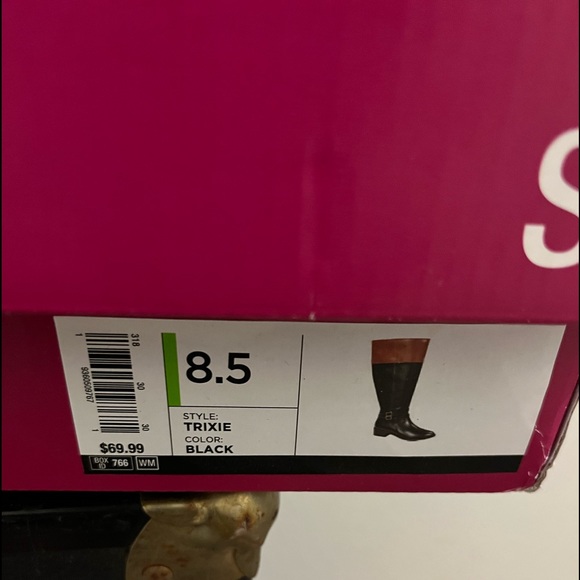 Black Boots - Picture 5 of 5